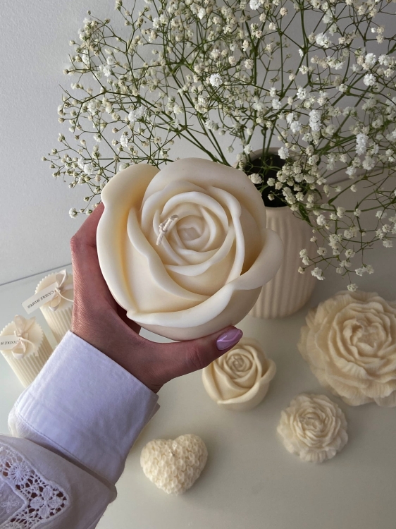 Rose Large.jpg
